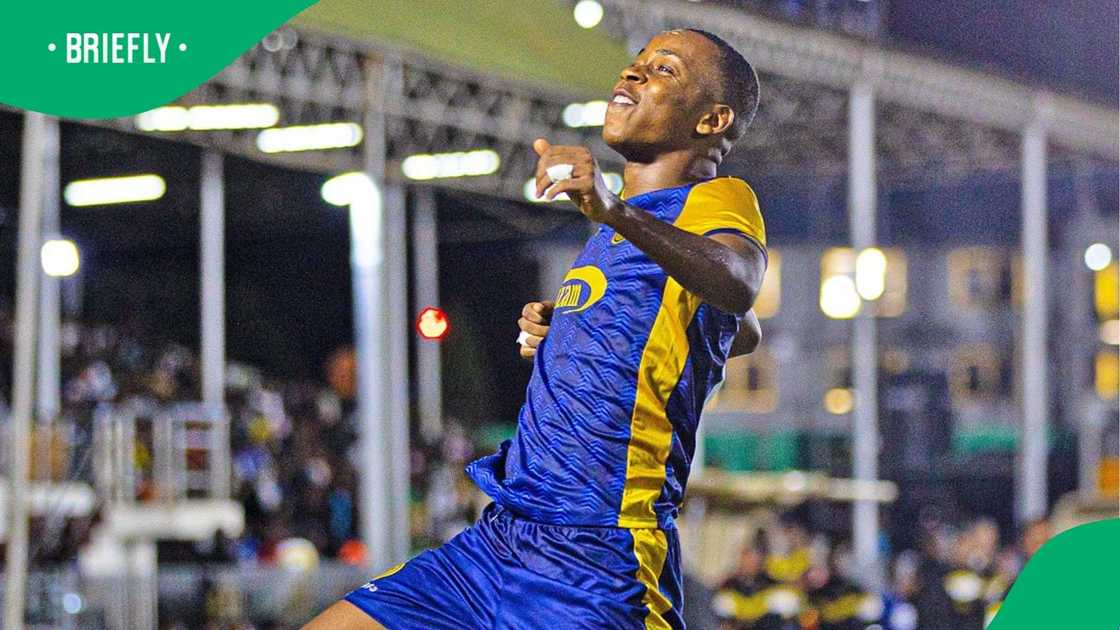 Kaizer Chiefs have had their offer for Feisal Salum turned down by Tanzanian side Azam FC. Kaizer Chiefs have had their offer for Feisal Salum turned down by Tanzanian side Azam FC.