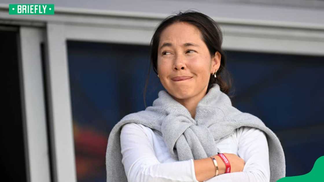 Kelly Slater's girlfriend Kelly Slater's girlfriend