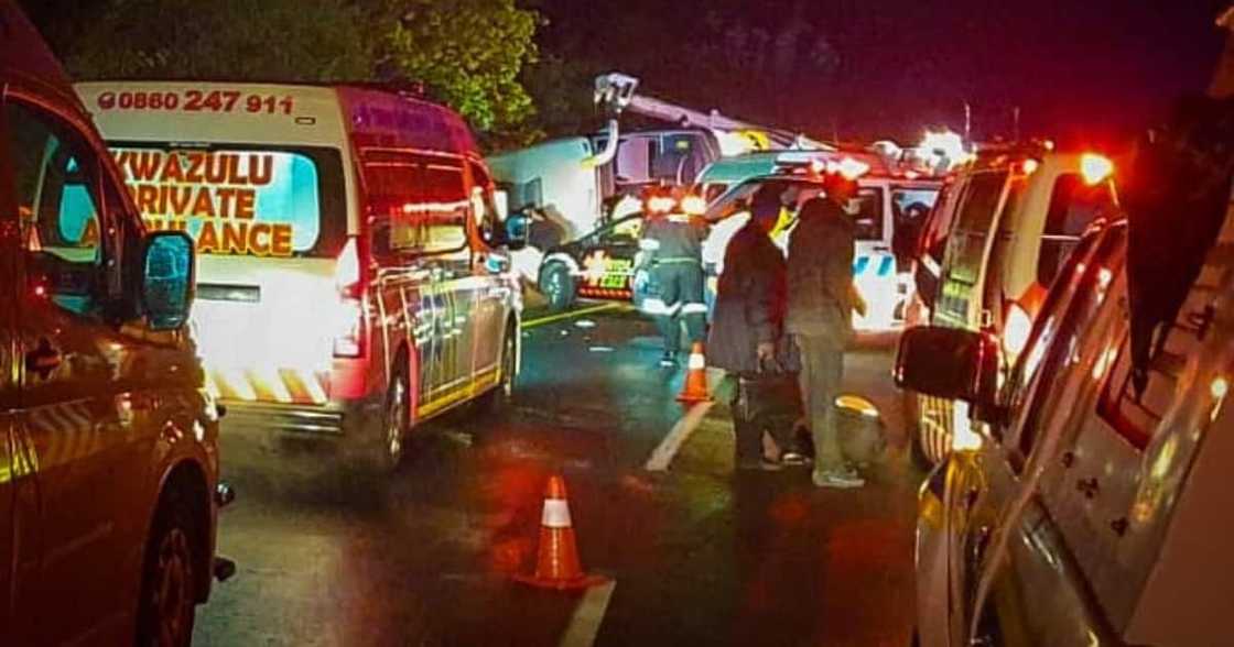 Bus crash, KwaZulu-Natal, overturned, Umkomaas, second bus accident, injuries, 58 people Bus crash, KwaZulu-Natal, overturned, Umkomaas, second bus accident, injuries, 58 people