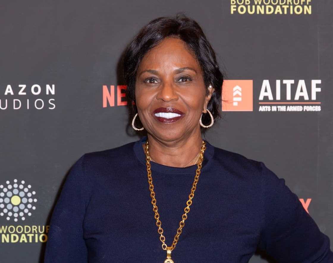 What is the age difference between Denzel Washington and his wife? What is the age difference between Denzel Washington and his wife?