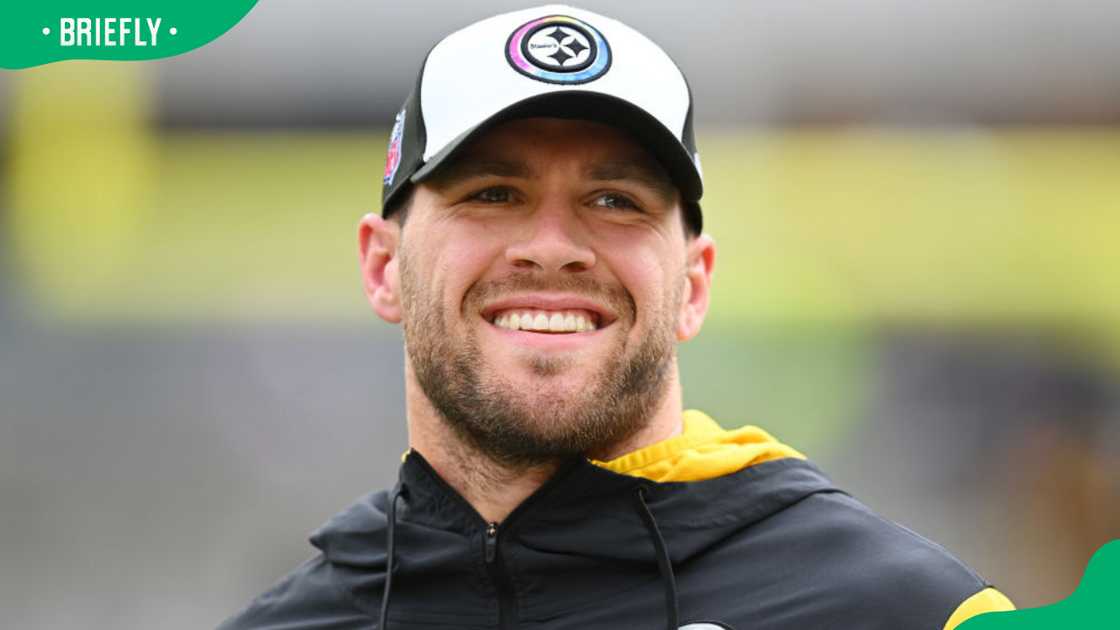 Handsome NFL players Handsome NFL players