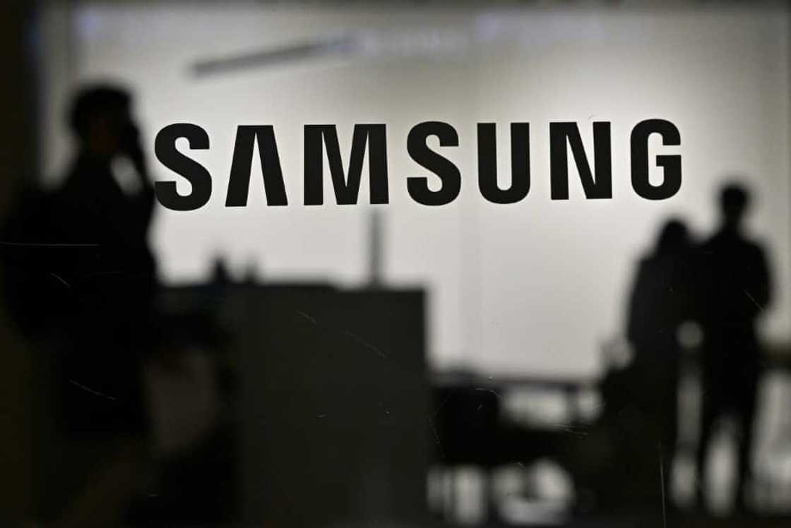 Samsung Electronics is forecasting an on-year jump of 21 percent in second-quarter sales Samsung Electronics is forecasting an on-year jump of 21 percent in second-quarter sales