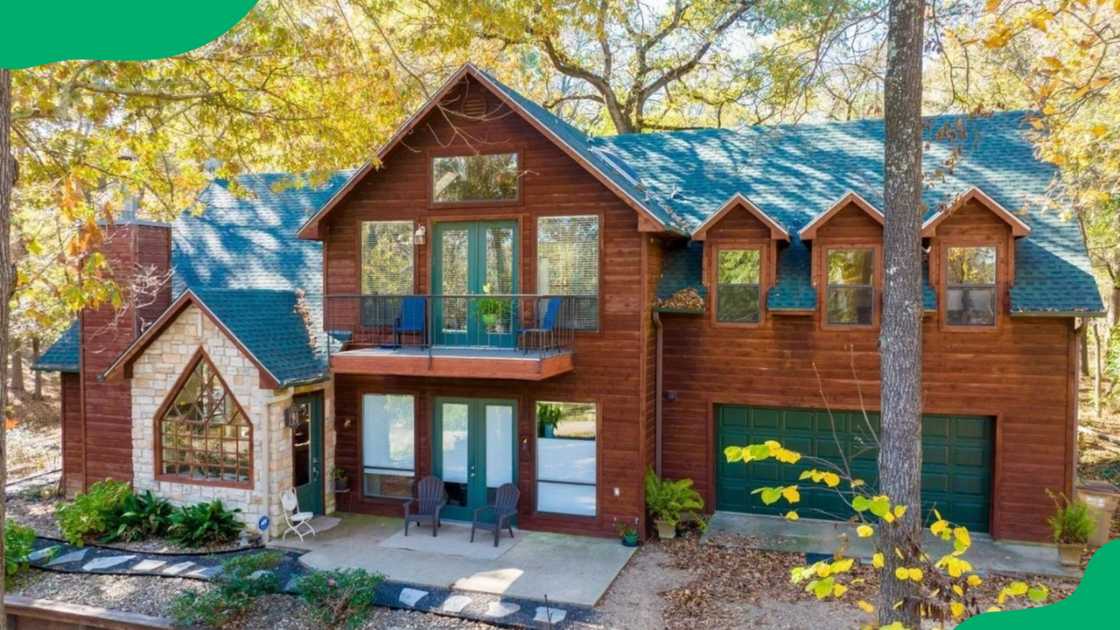 Colleen Hoover's Texas home. Colleen Hoover's Texas home.