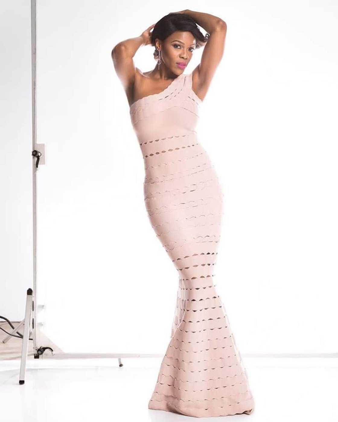 KB Motsilanyane biography: age, son, husband, boyfriend, songs, albums, nominations, Instagram and net worth KB Motsilanyane biography: age, son, husband, boyfriend, songs, albums, nominations, Instagram and net worth