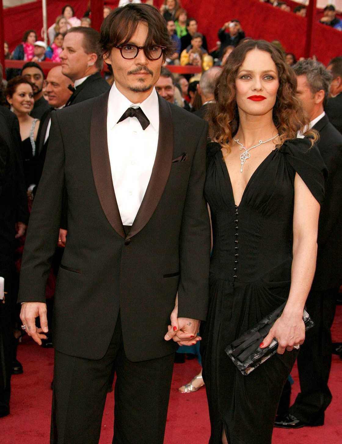 Who is Vanessa Paradis? Age, children, Johnny depp, teeth, songs, profile. worth Who is Vanessa Paradis? Age, children, Johnny depp, teeth, songs, profile. worth
