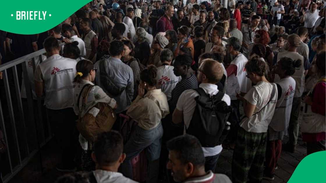 As a result, the 90-day Palestinian visa waiver was revoked. As a result, the 90-day Palestinian visa waiver was revoked.