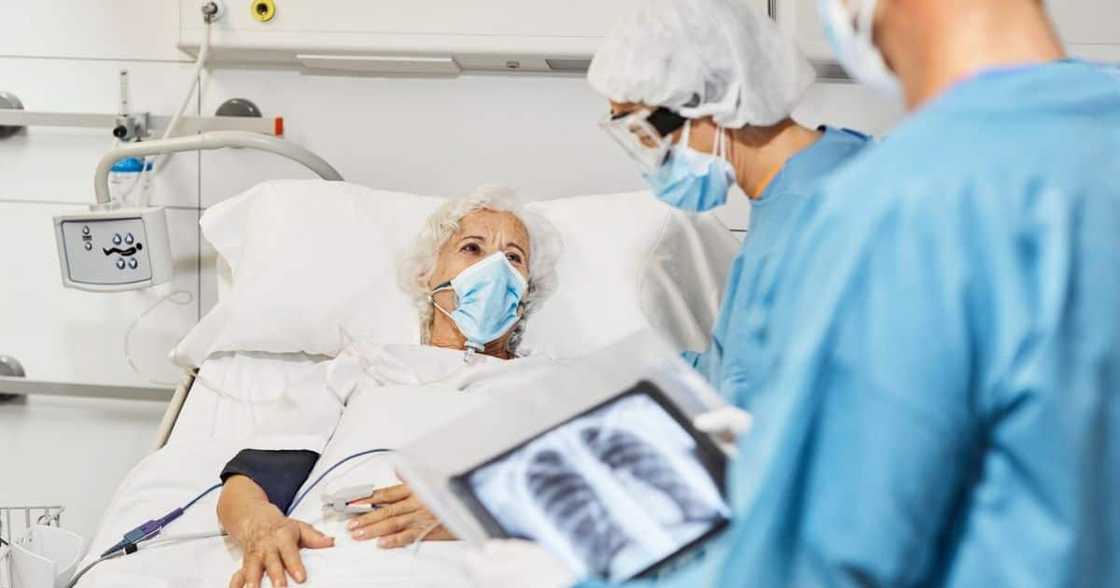 South Africa, Covid-19, fourth wave, first wave peak, daily Covid-19 infections, coronavirus, Omicron, Delta South Africa, Covid-19, fourth wave, first wave peak, daily Covid-19 infections, coronavirus, Omicron, Delta