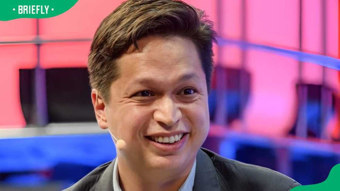 Ben Silbermann delivering a speech Ben Silbermann delivering a speech