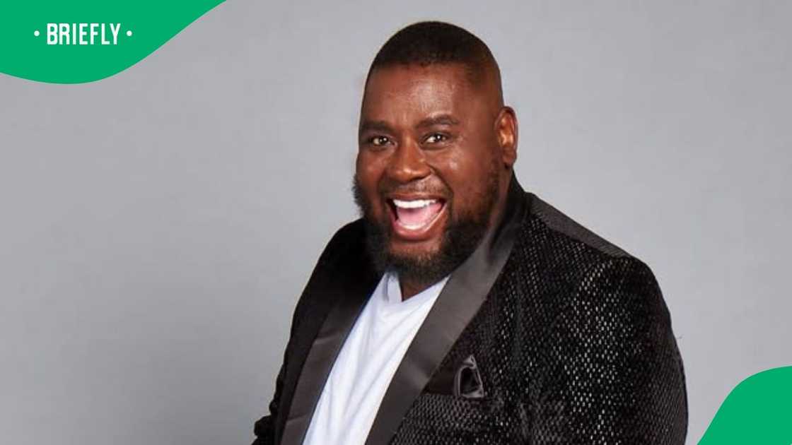 Felix Hlophe slammed for being cosy with wife's bestie in nighckub