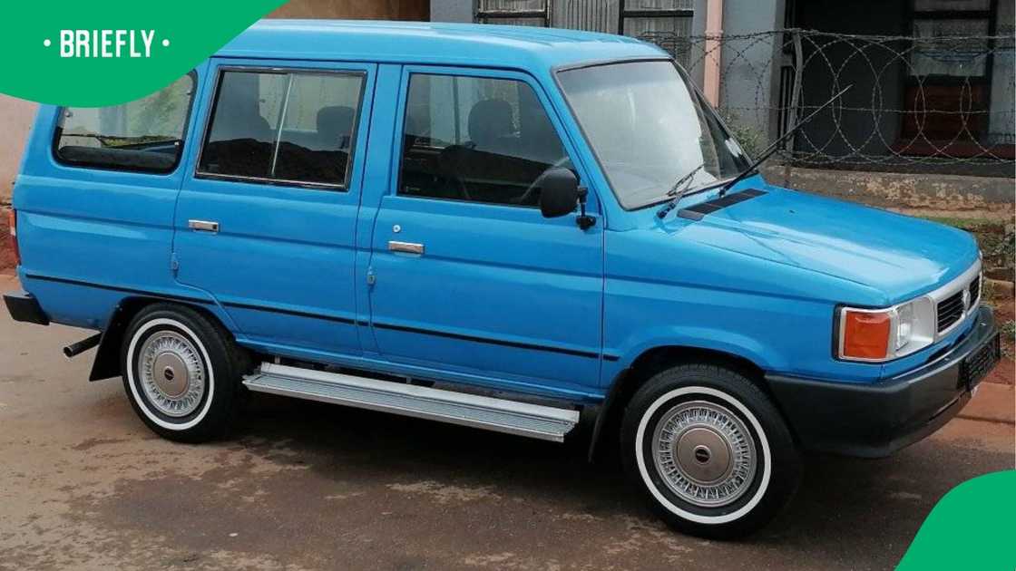 The picture captured a local mode of public transport The picture captured a local mode of public transport