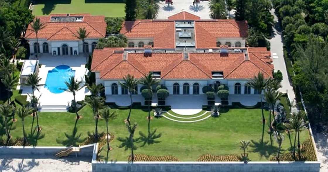 Which famous person has the biggest home? Which famous person has the biggest home?