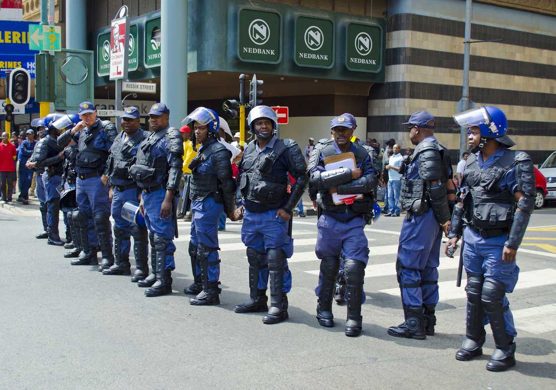The police in Durban were in a shootout with five suspects The police in Durban were in a shootout with five suspects