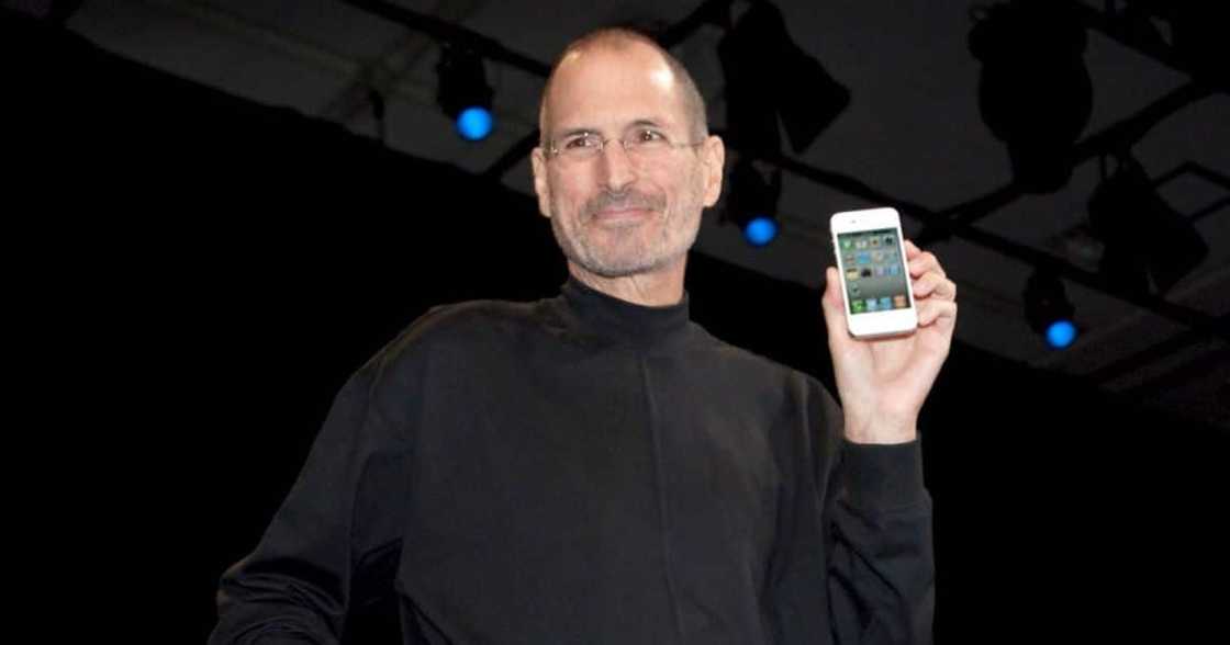 Steve Jobs with iPhone Steve Jobs with iPhone