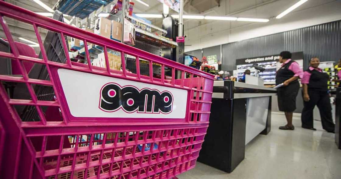 Walmart plans to buy out Massmart shareholders Walmart plans to buy out Massmart shareholders