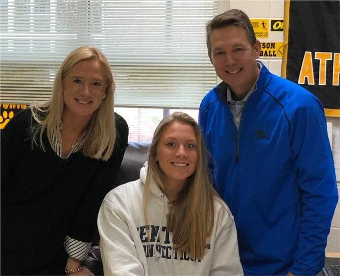 Jill Levis and her parents