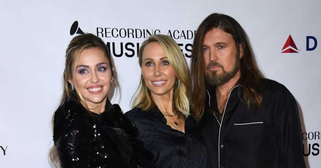 Who are Billy Ray Cyrus biological children? Who are Billy Ray Cyrus biological children?