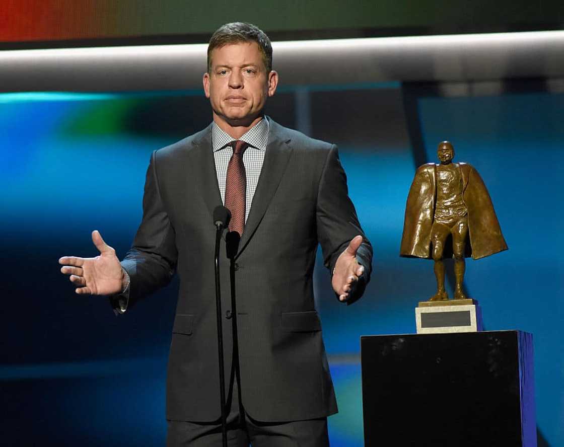 Troy Aikman's age Troy Aikman's age