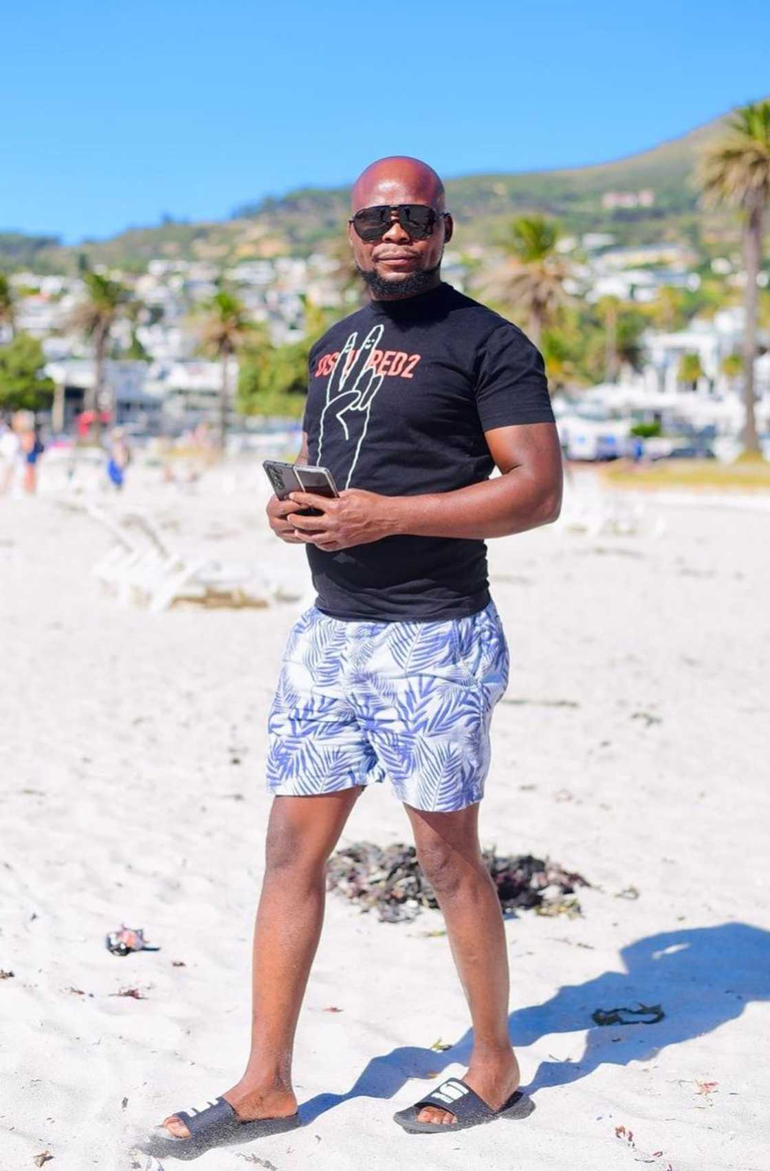 Others thanked the tycoon and showered him with blessings