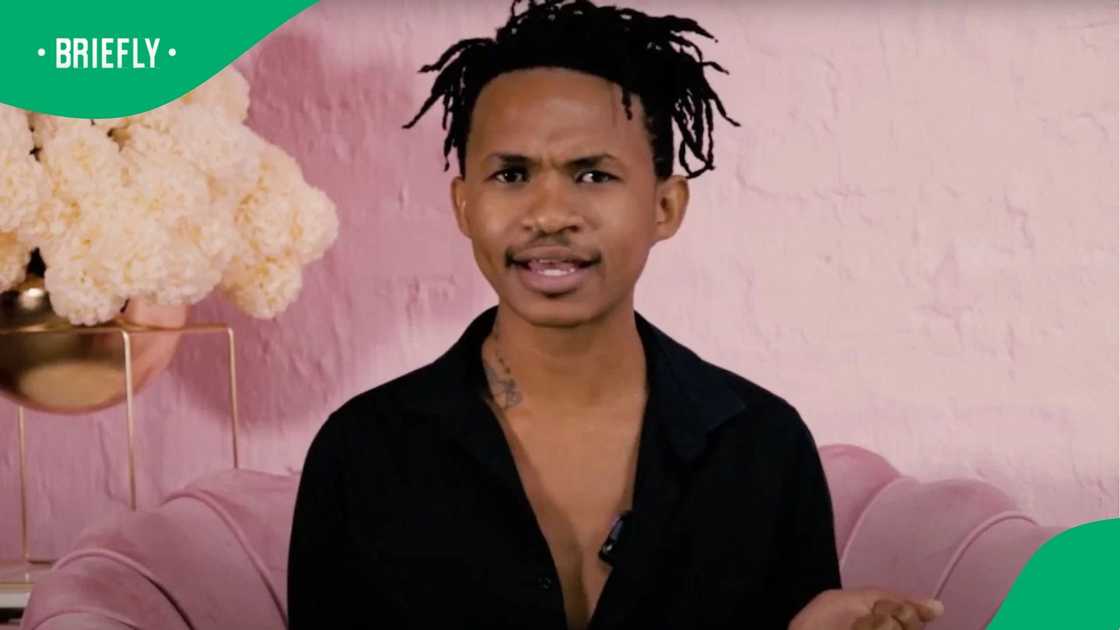 Musa Khawula claims he gets paid to post apologies