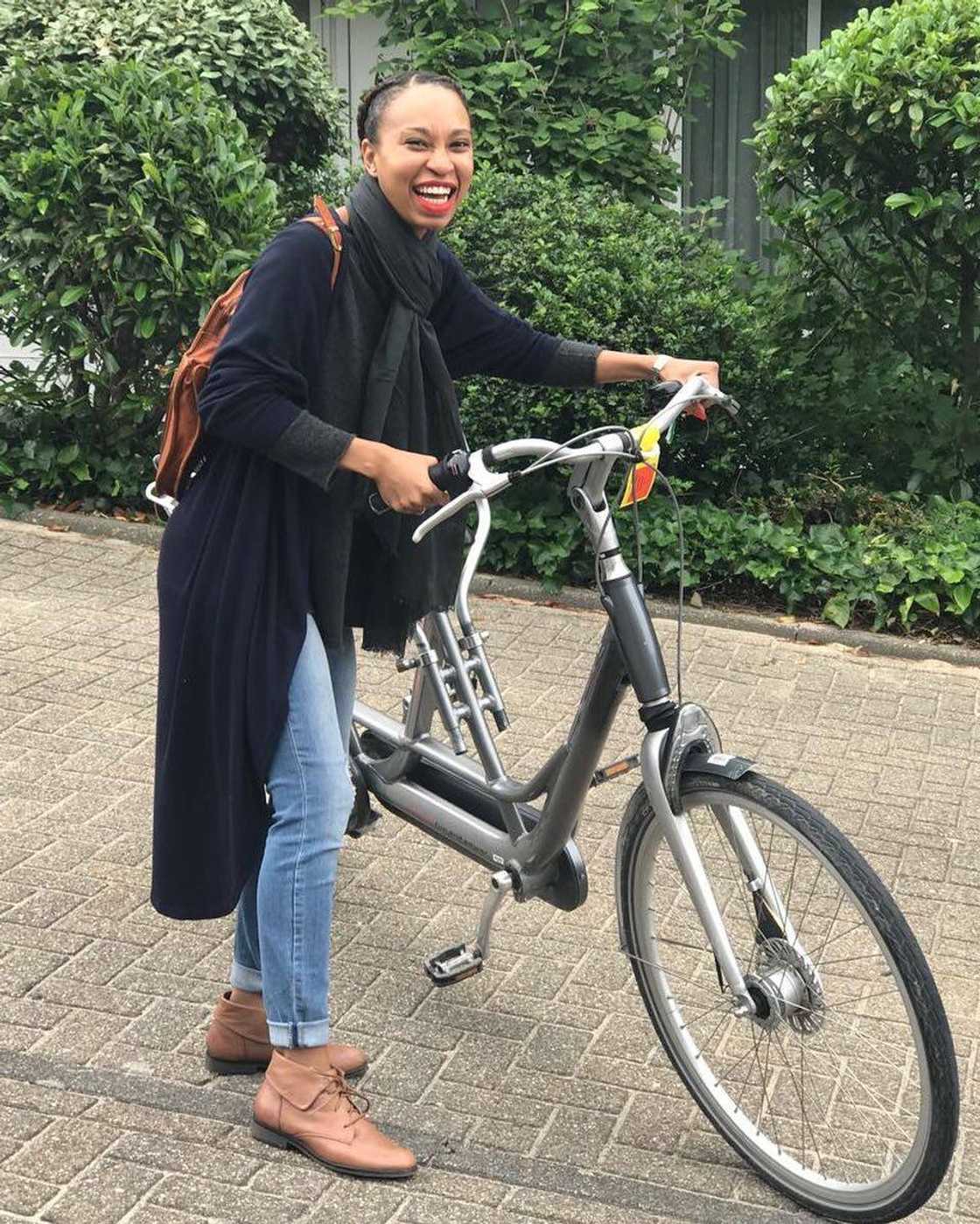 Nondumiso Tembe's bio Nondumiso Tembe's bio
