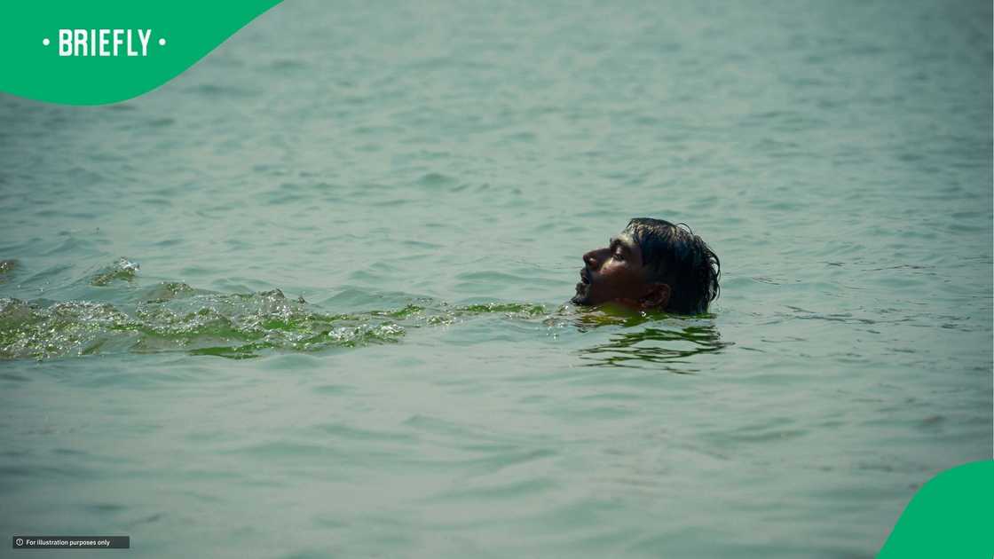 A man filmed his swim to Spain