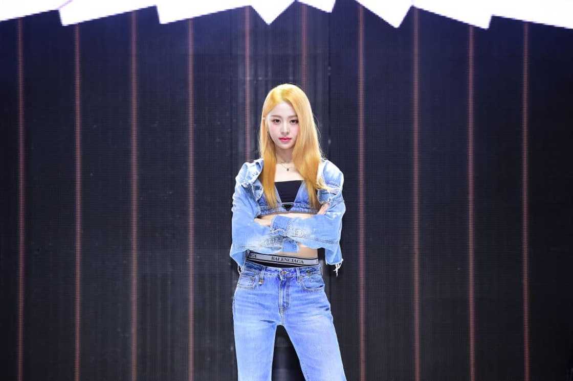 Members of LE SSERAFIM and their position Members of LE SSERAFIM and their position