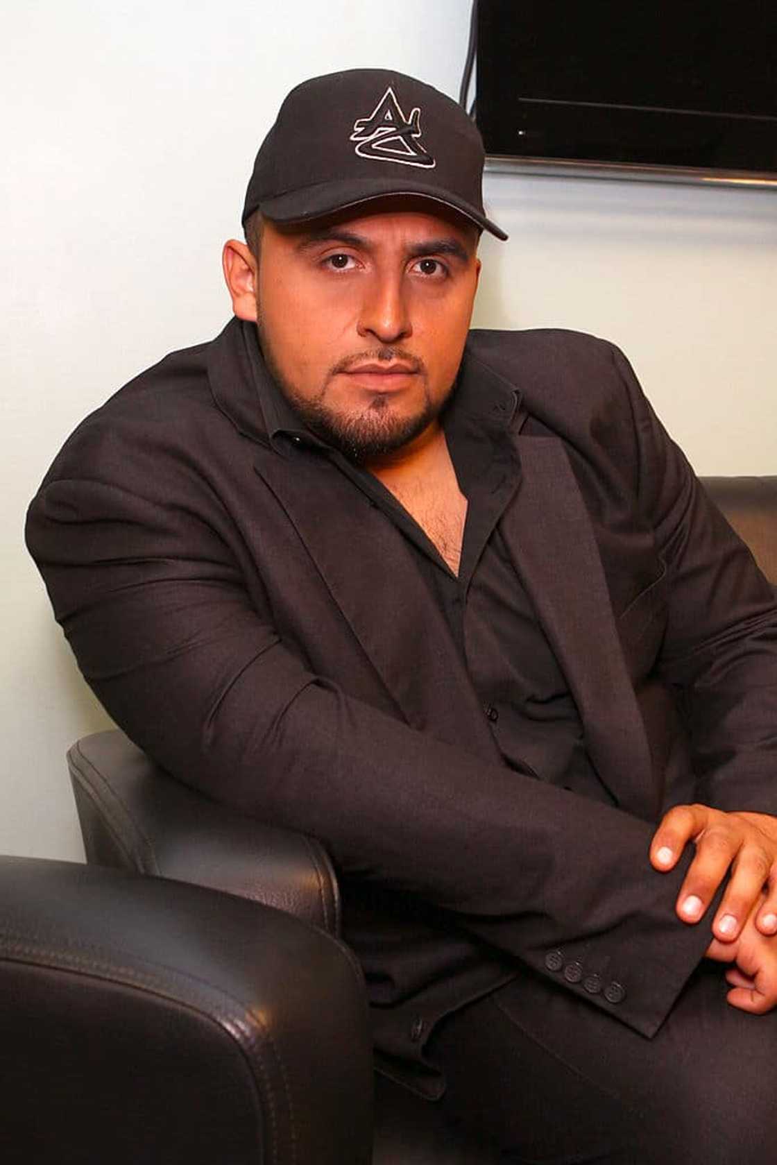Juan Rivera's profiles Juan Rivera's profiles