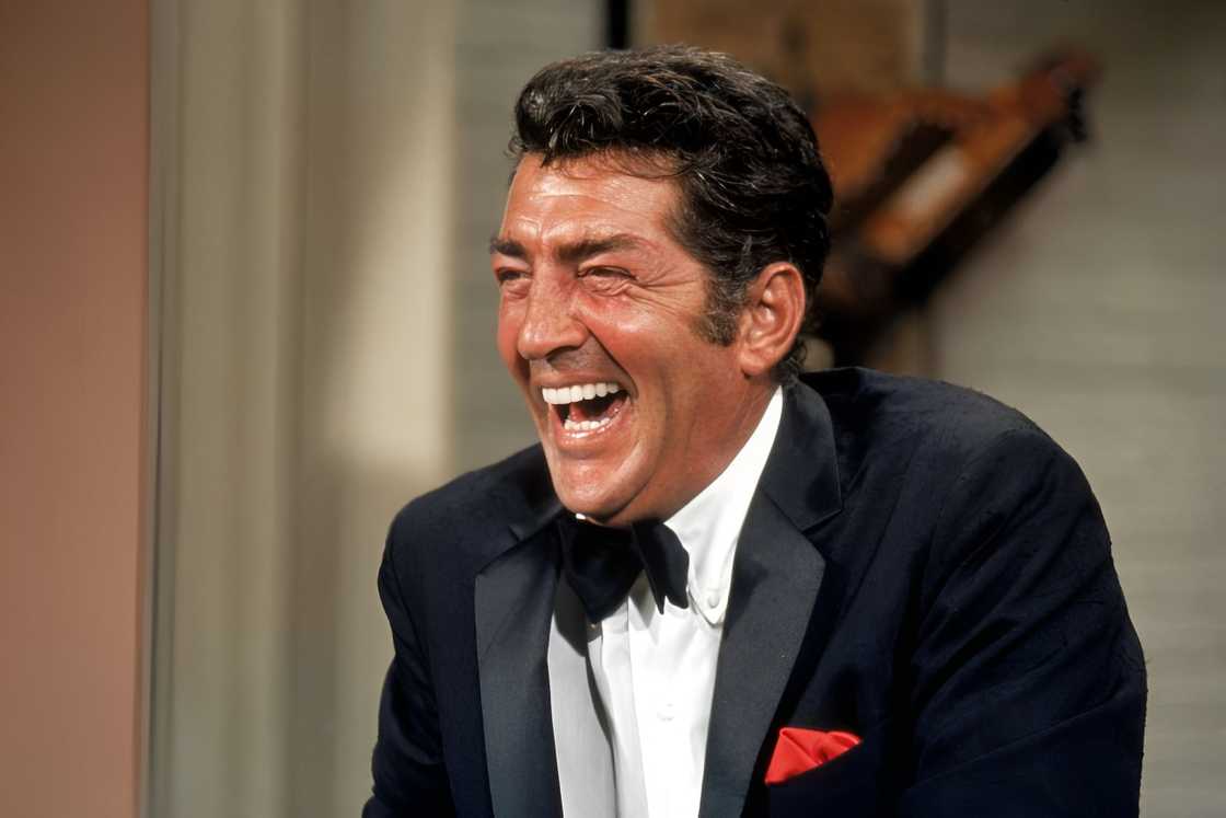 Dean Martin during an episode of The Dean Martin Variety Show in 1967 Dean Martin during an episode of The Dean Martin Variety Show in 1967