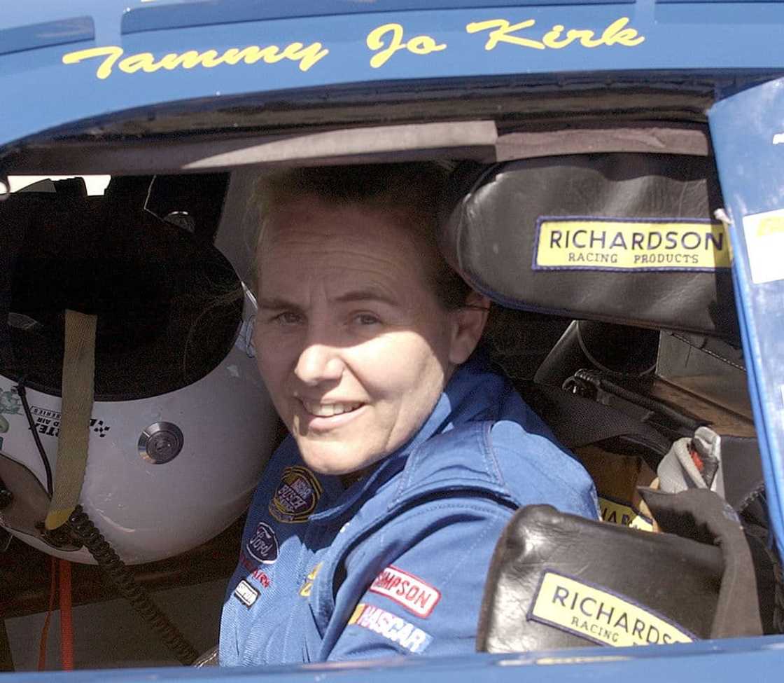 woman race car driver woman race car driver