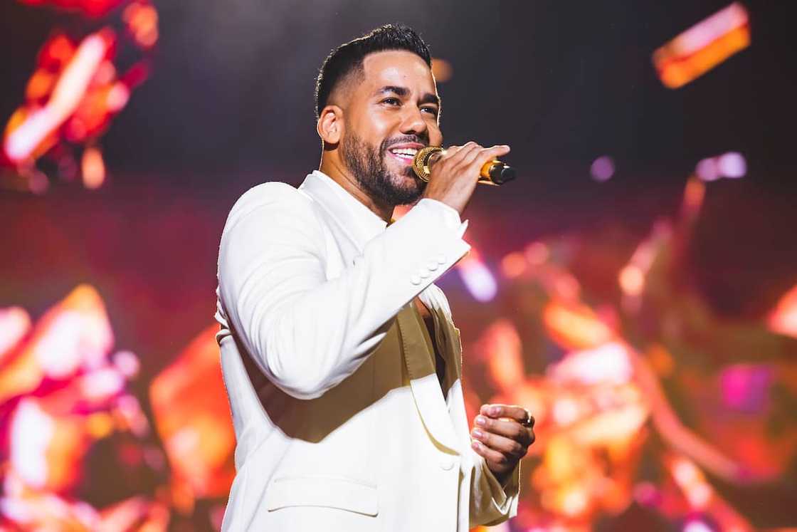 Romeo Santos performs onstage Romeo Santos performs onstage