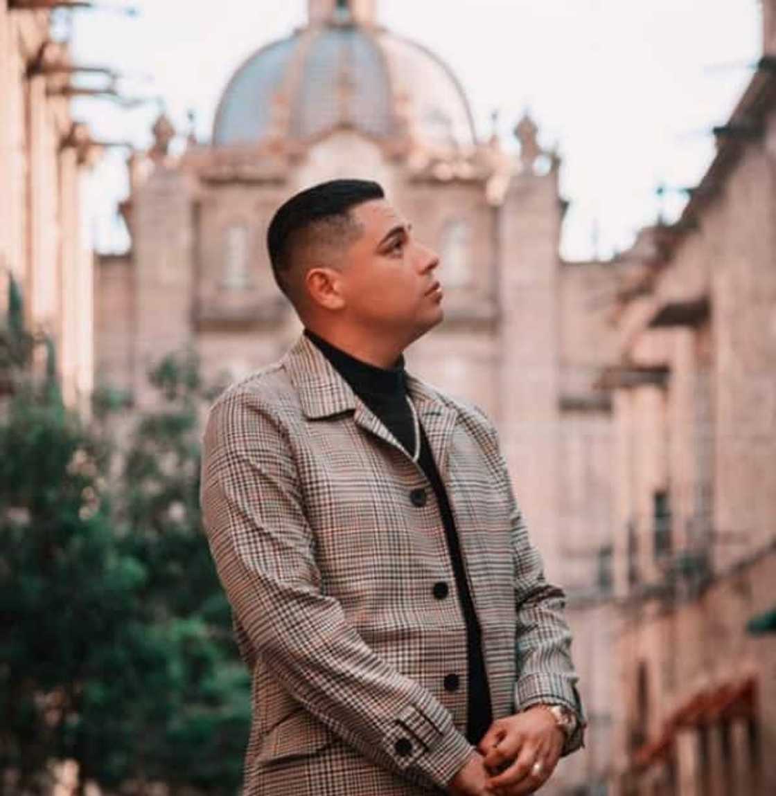 Who is Eduin Cazares? Age, wife, brother, height, profiles, net worth Who is Eduin Cazares? Age, wife, brother, height, profiles, net worth