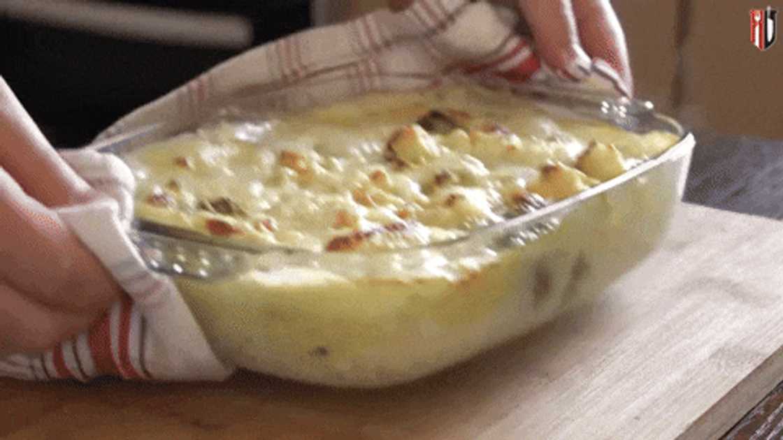Creamy baked vegetables with cheese Creamy baked vegetables with cheese