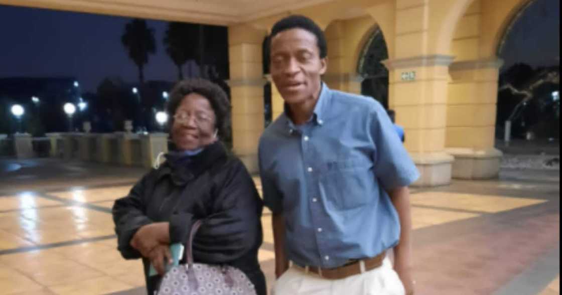 “She Taught Him 40 Years Ago”: Man Tracks Down Special School Teacher, Comes Bearing Gifts “She Taught Him 40 Years Ago”: Man Tracks Down Special School Teacher, Comes Bearing Gifts