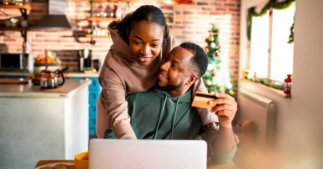 Man, lady, shopping spree, hilarious, ATM Pin, math equation, sum, Twitter reactions Man, lady, shopping spree, hilarious, ATM Pin, math equation, sum, Twitter reactions