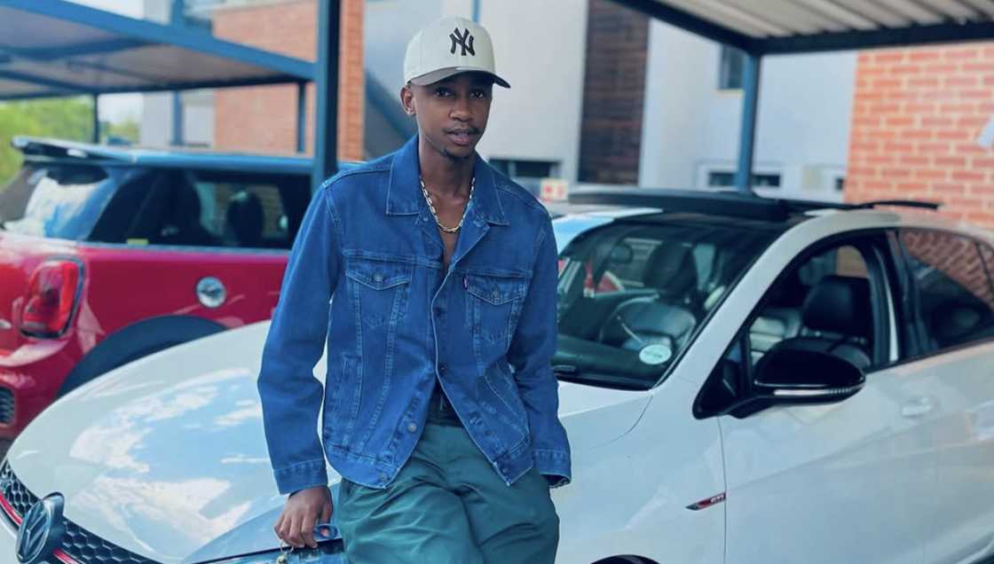 Scotts Maphuma caught serious shade on social media Scotts Maphuma caught serious shade on social media