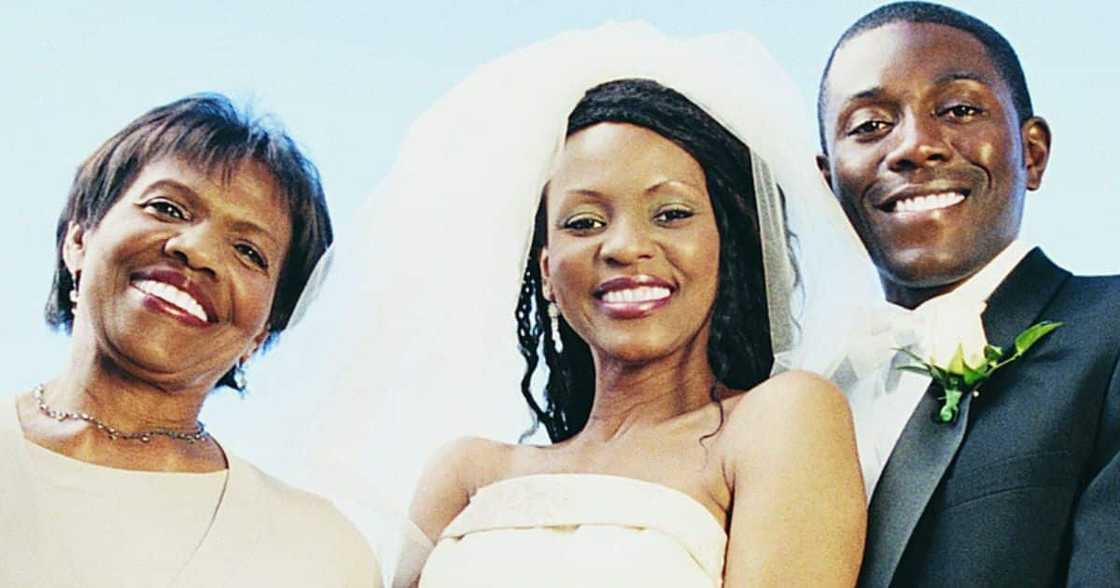 Woman wecomes second wife at churches mass Woman wecomes second wife at churches mass