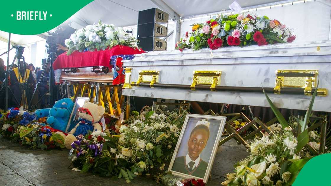 Bokamoso Mokhobo and Ofentse Vinger's funeral service was held in Sebokeng Bokamoso Mokhobo and Ofentse Vinger's funeral service was held in Sebokeng
