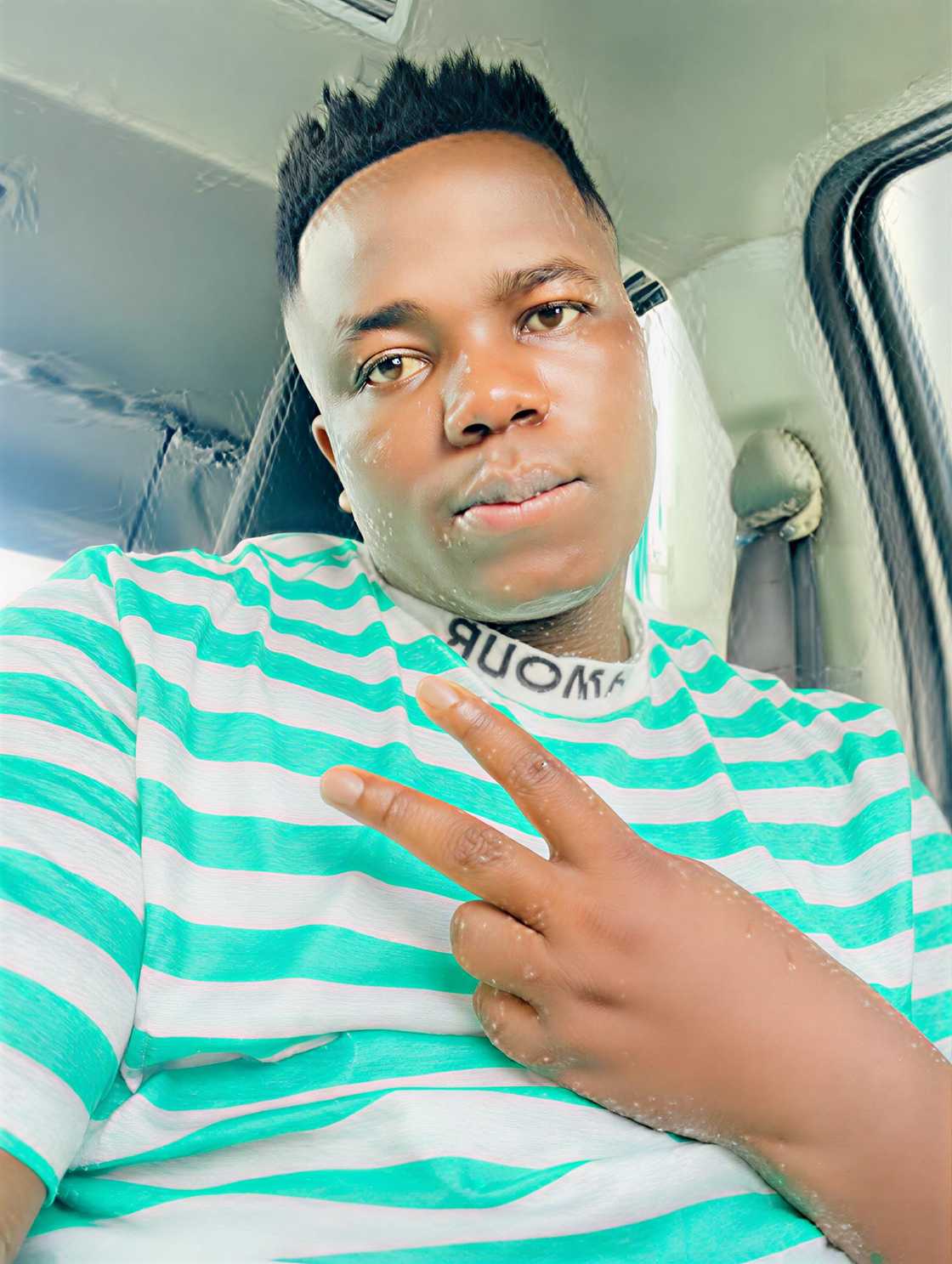 Maskandi star Umafikizolo won Ukhozi FM's crossover song title Maskandi star Umafikizolo won Ukhozi FM's crossover song title