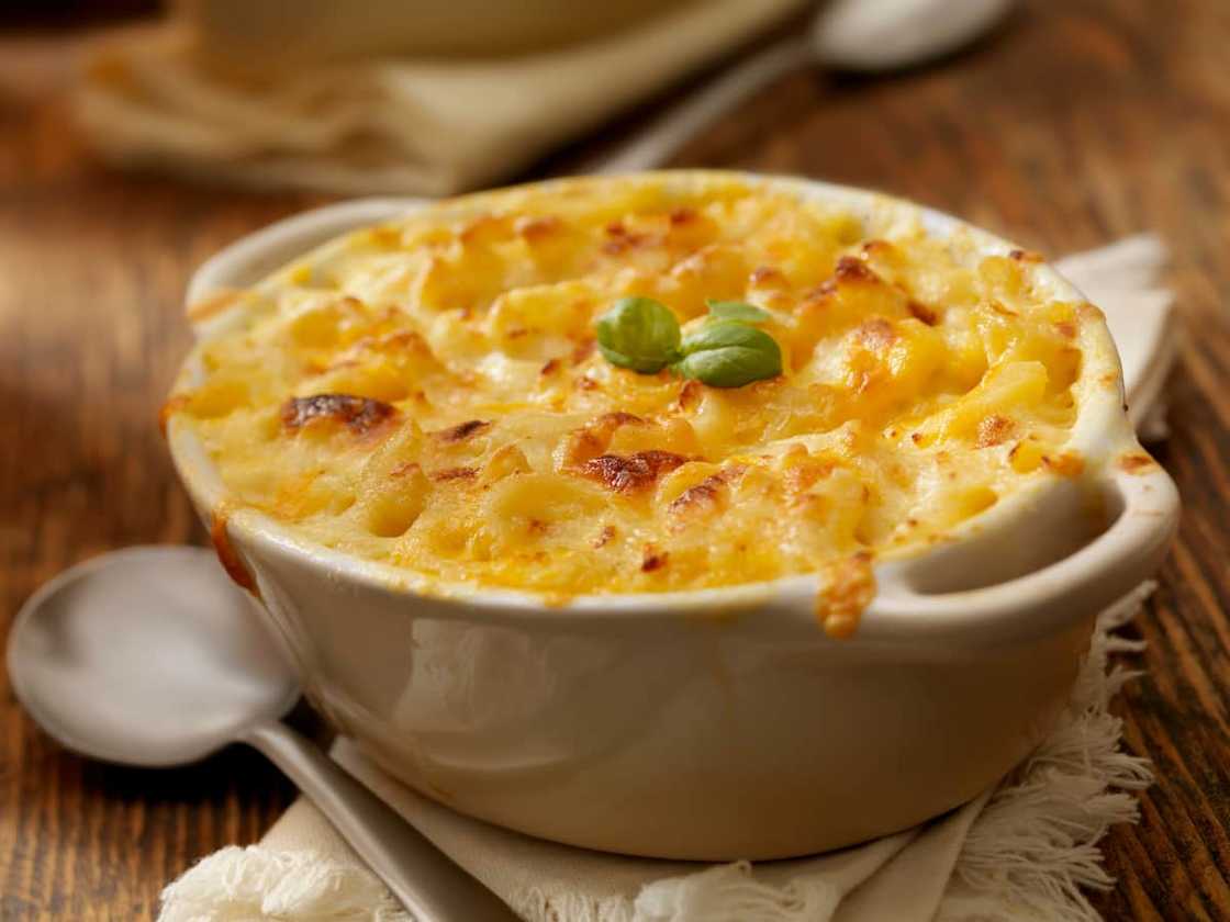 Baked mac and cheese