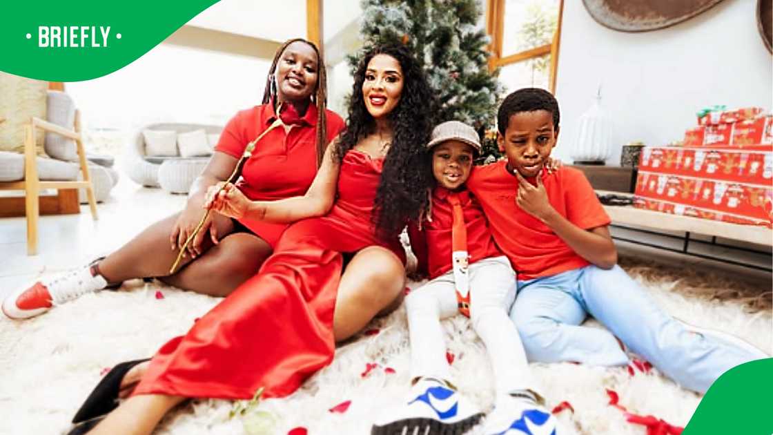 Nonku Williams three children: Musawakhe, Nothile and Phendulile Nonku Williams three children: Musawakhe, Nothile and Phendulile