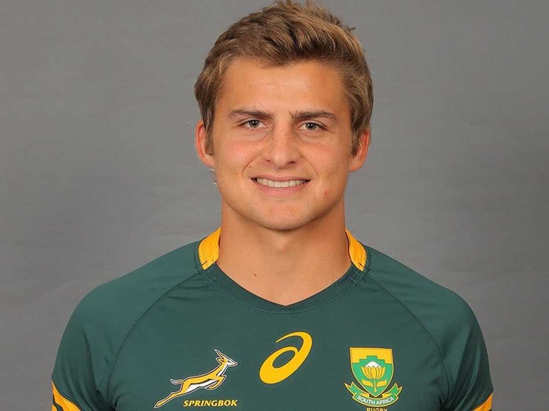 Pat Lambie measurements