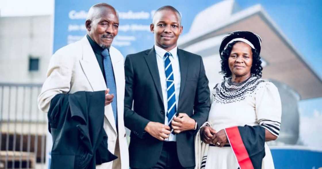 SA Man Shares Heartfelt Post About Folks Celebrating His Graduation SA Man Shares Heartfelt Post About Folks Celebrating His Graduation