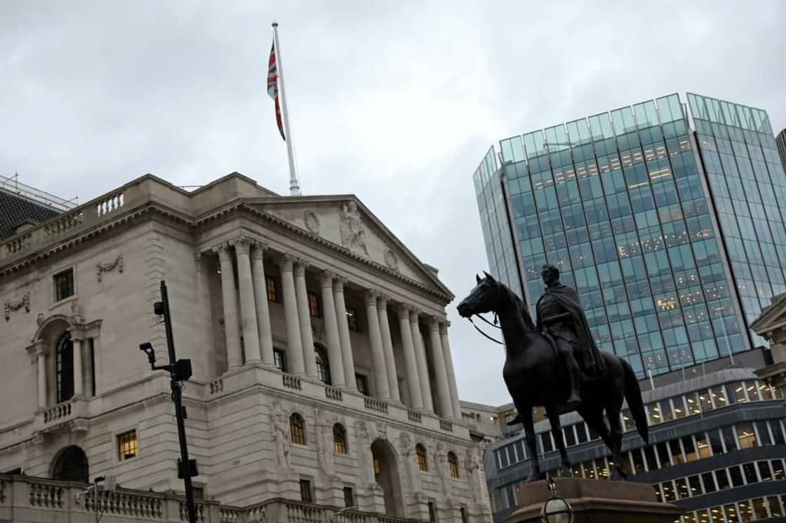 The Bank of England said it expects the UK economy to contract 0.1 percent in the fourth quarter The Bank of England said it expects the UK economy to contract 0.1 percent in the fourth quarter