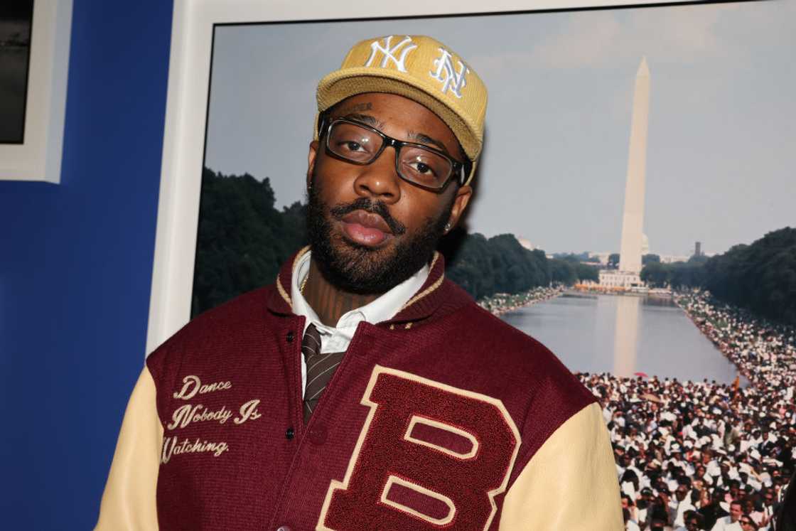 Brent Faiyaz at the Giants: Art From The Dean Collection Of Swizz Beatz And Alicia Keys Brent Faiyaz at the Giants: Art From The Dean Collection Of Swizz Beatz And Alicia Keys