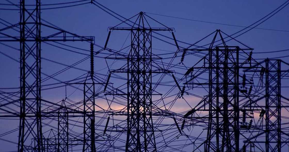 “Even on Xmas?”: Eskom Implements Load Reduction in 6 Provinces, SA Gatvol “Even on Xmas?”: Eskom Implements Load Reduction in 6 Provinces, SA Gatvol