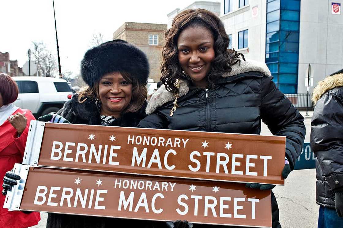 Who is Rhonda McCullough married to? Who is Rhonda McCullough married to?