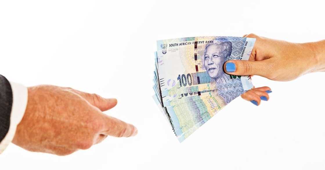 Business: Goup of wealthy SA citizens targeted by SARS Business: Goup of wealthy SA citizens targeted by SARS