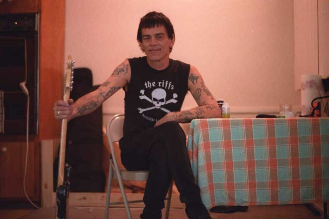 Dee Dee Ramone posing for a portrait during a photo session Dee Dee Ramone posing for a portrait during a photo session