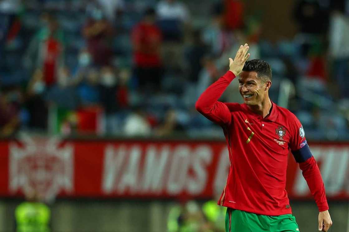 Cristiano Ronaldo Cristiano Ronaldo