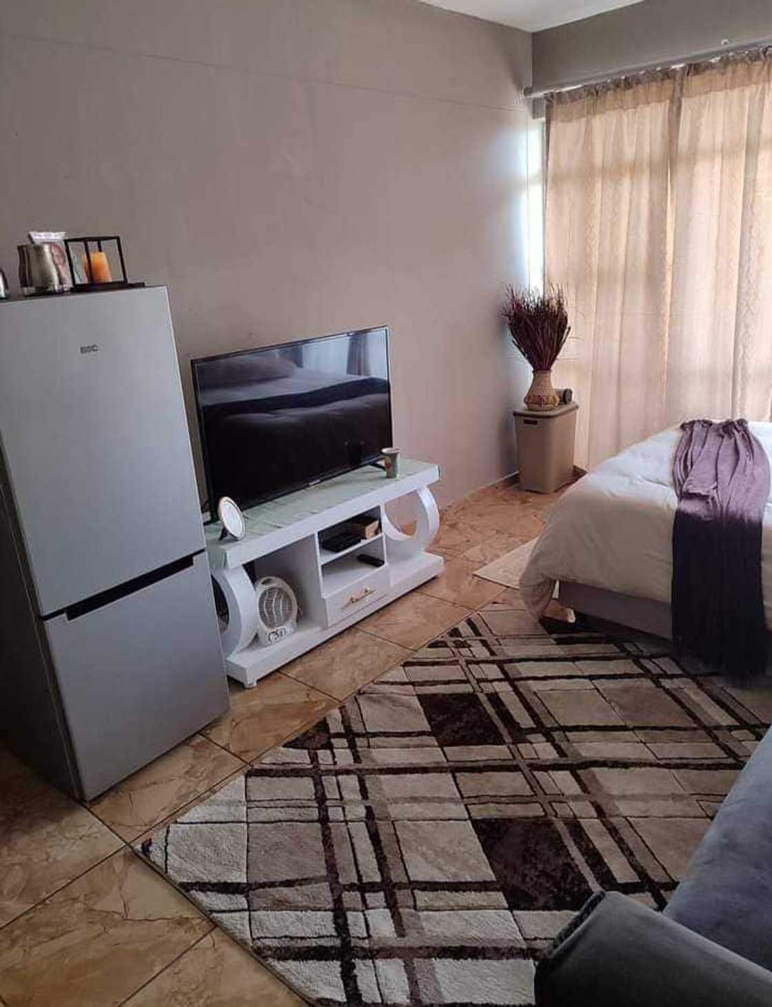 The woman's home. The woman's home.